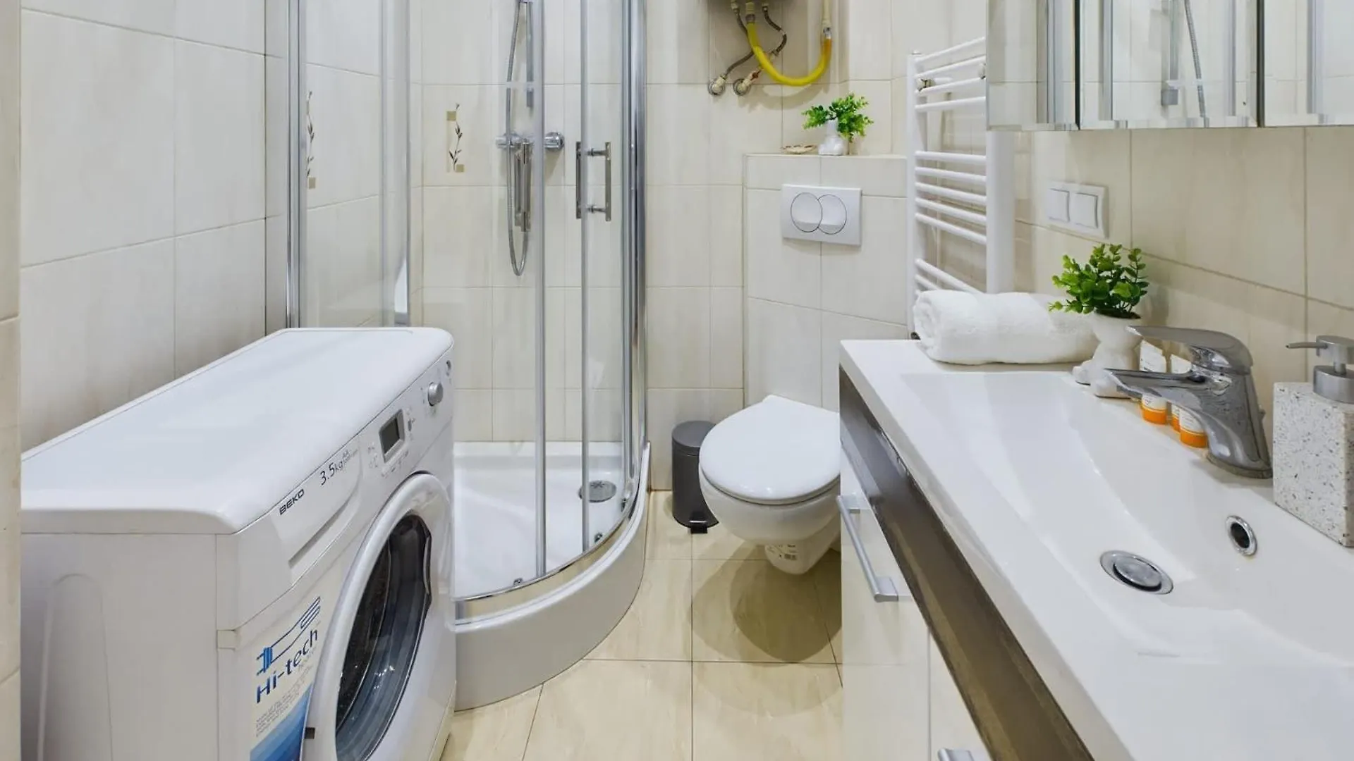 Cozy Studio In Krakowskie Przedmiescie Near Old Town By Noclegi Renters Warsaw Apartment