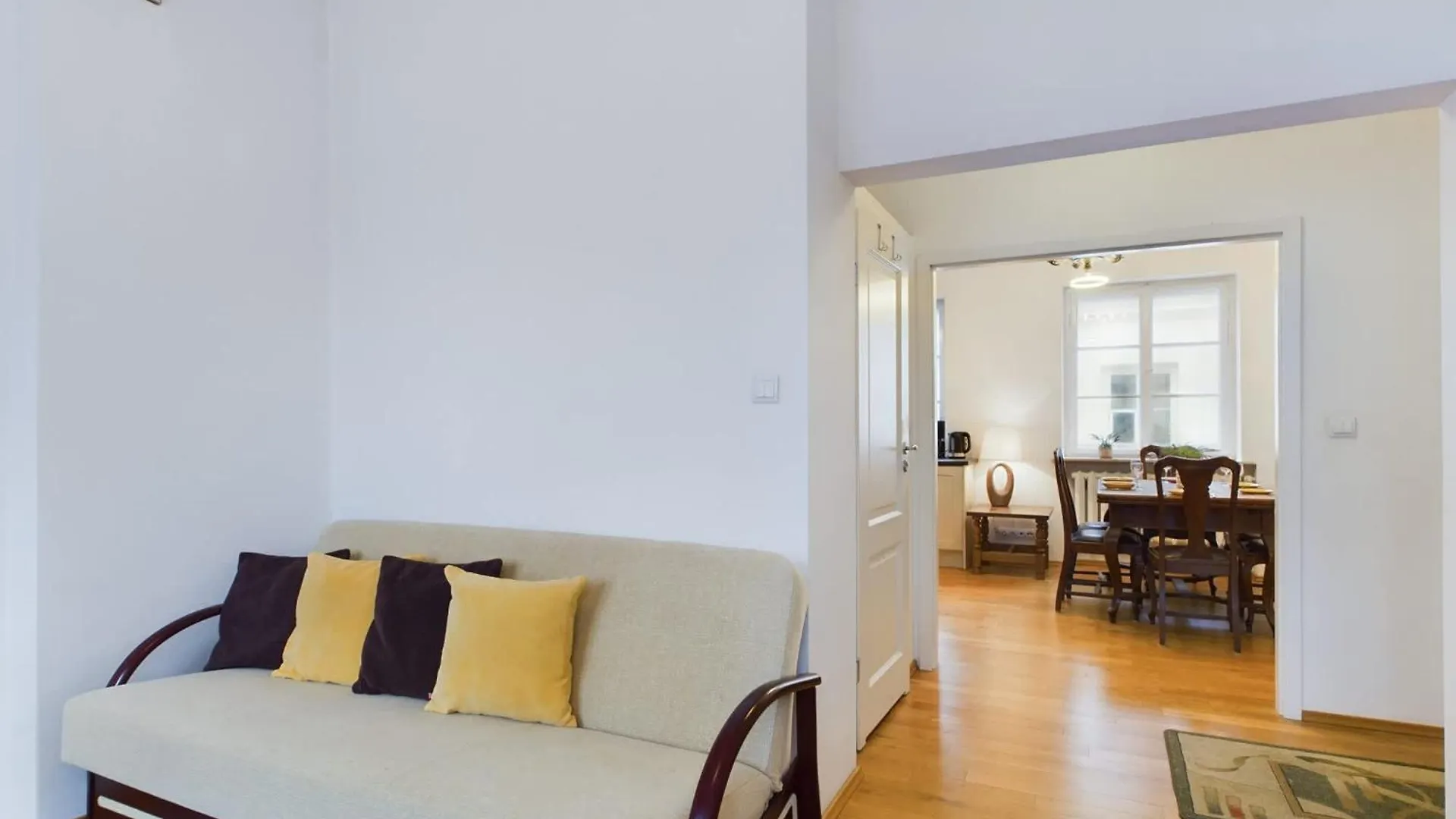 Cozy Studio In Krakowskie Przedmiescie Near Old Town By Noclegi Renters Warsaw Apartment